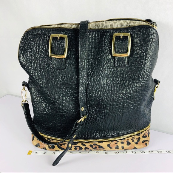 Steve Madden Handbags - Steve Madden shoulder bag leopard bottom w zipper